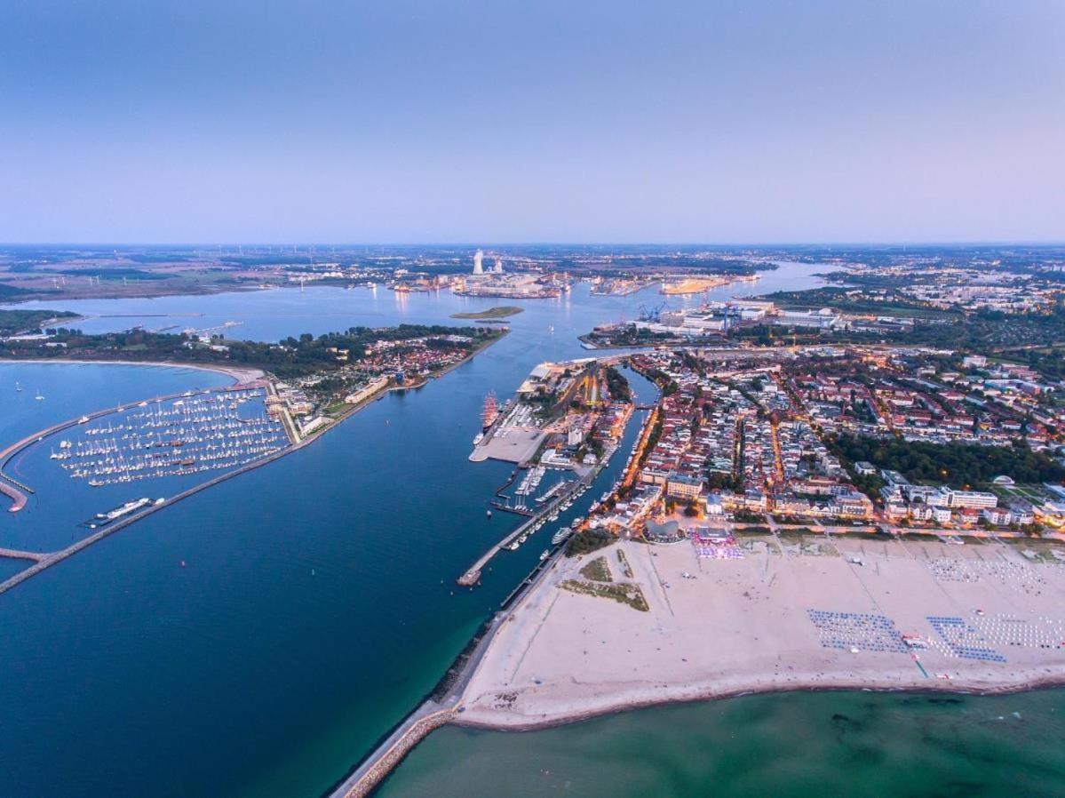 Lotsenhaus/Ostseetoern Росток Екстериор снимка