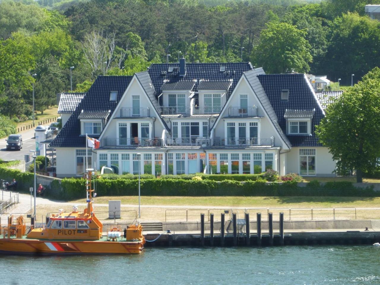 Lotsenhaus/Ostseetoern Росток Екстериор снимка