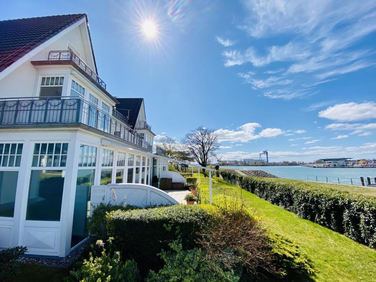 Lotsenhaus/Ostseetoern Росток Екстериор снимка